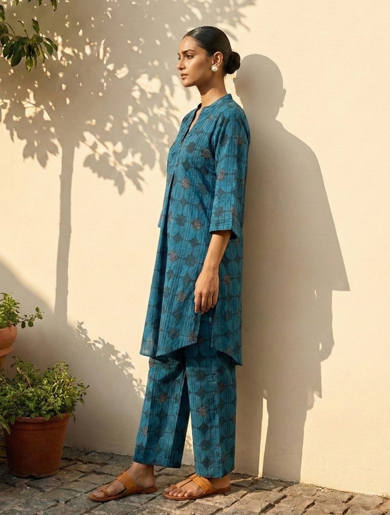 trueBrowns Blue Geometric Print Kurta Pant Set - Image 3